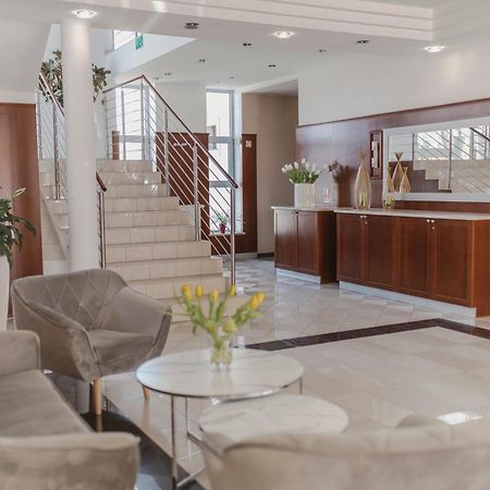 Hotel I Restauracja Borowianka Остров Велкополски Екстериор снимка