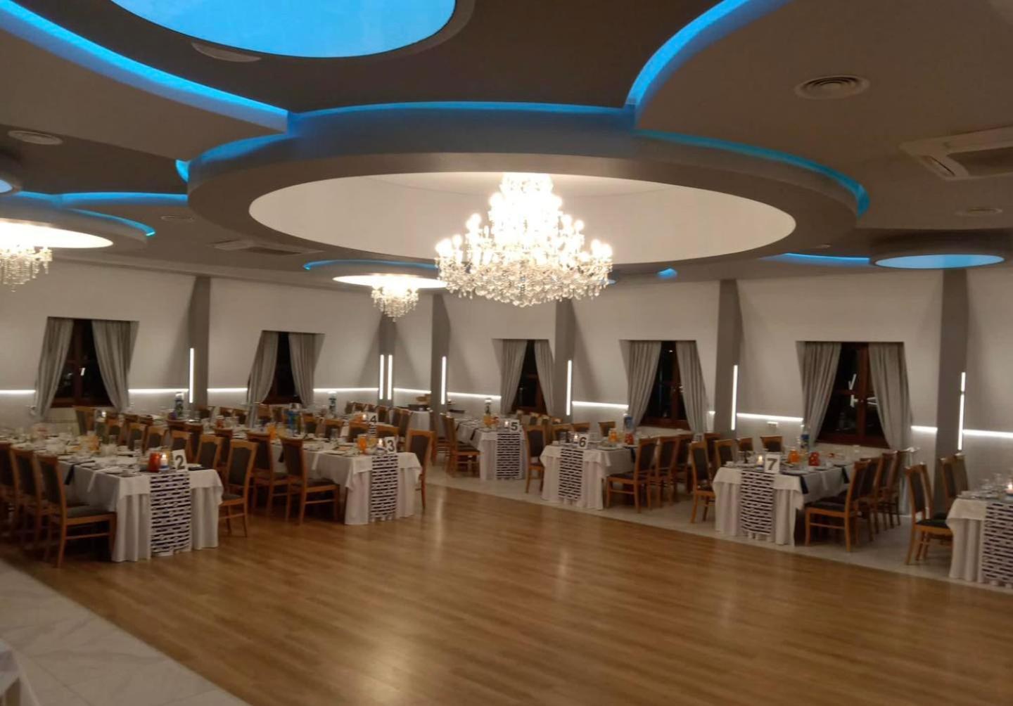 Hotel I Restauracja Borowianka Остров Велкополски Екстериор снимка