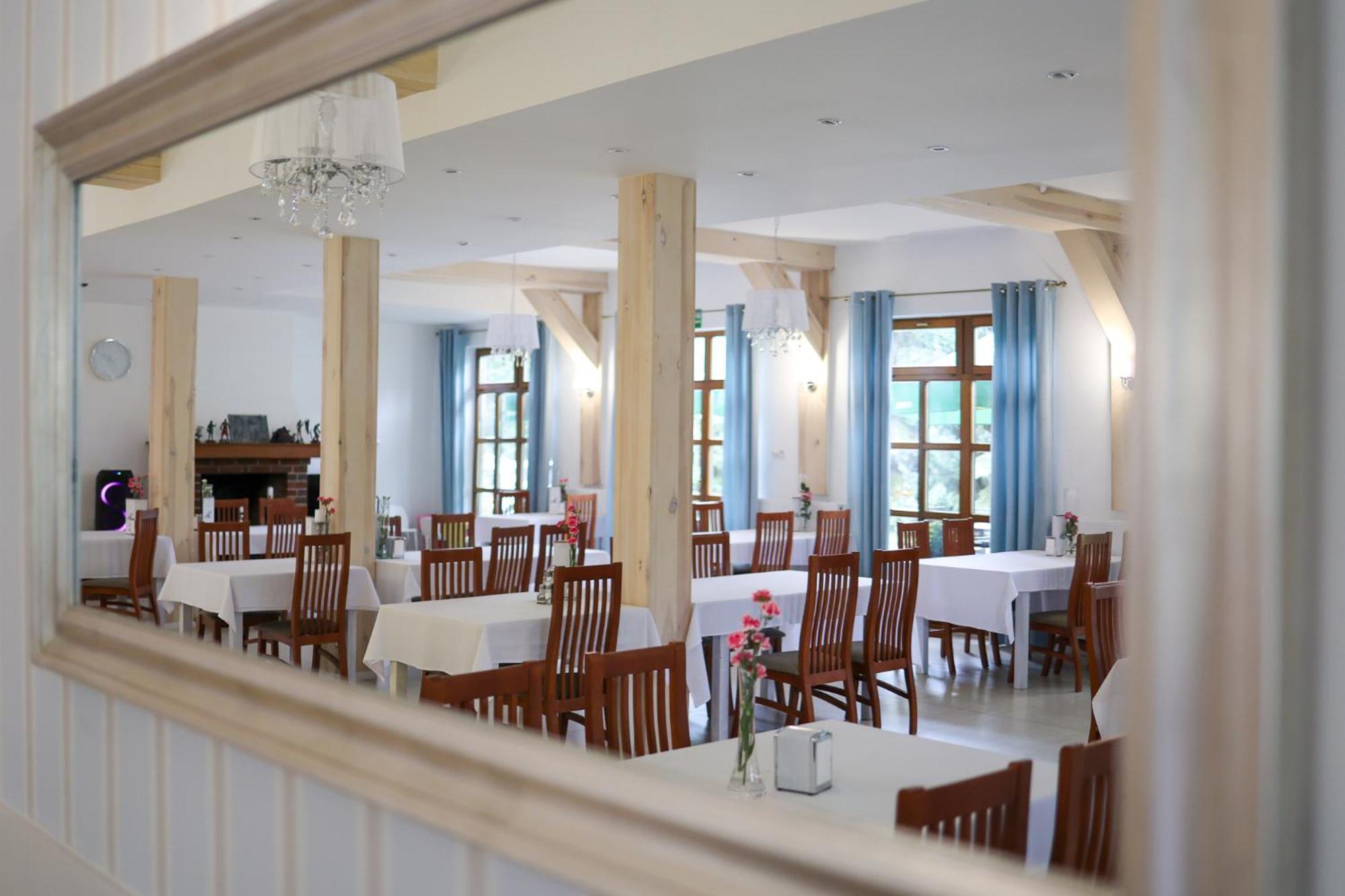 Hotel I Restauracja Borowianka Остров Велкополски Екстериор снимка