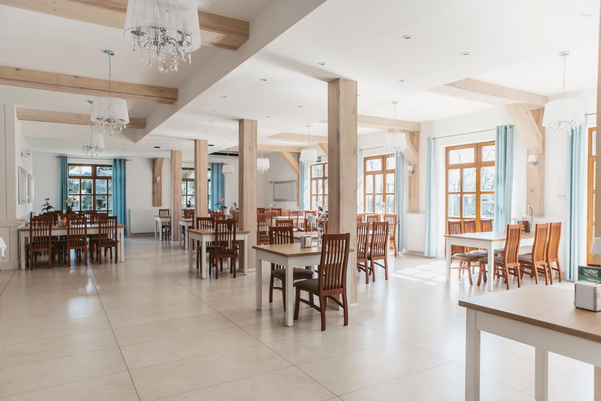 Hotel I Restauracja Borowianka Остров Велкополски Екстериор снимка