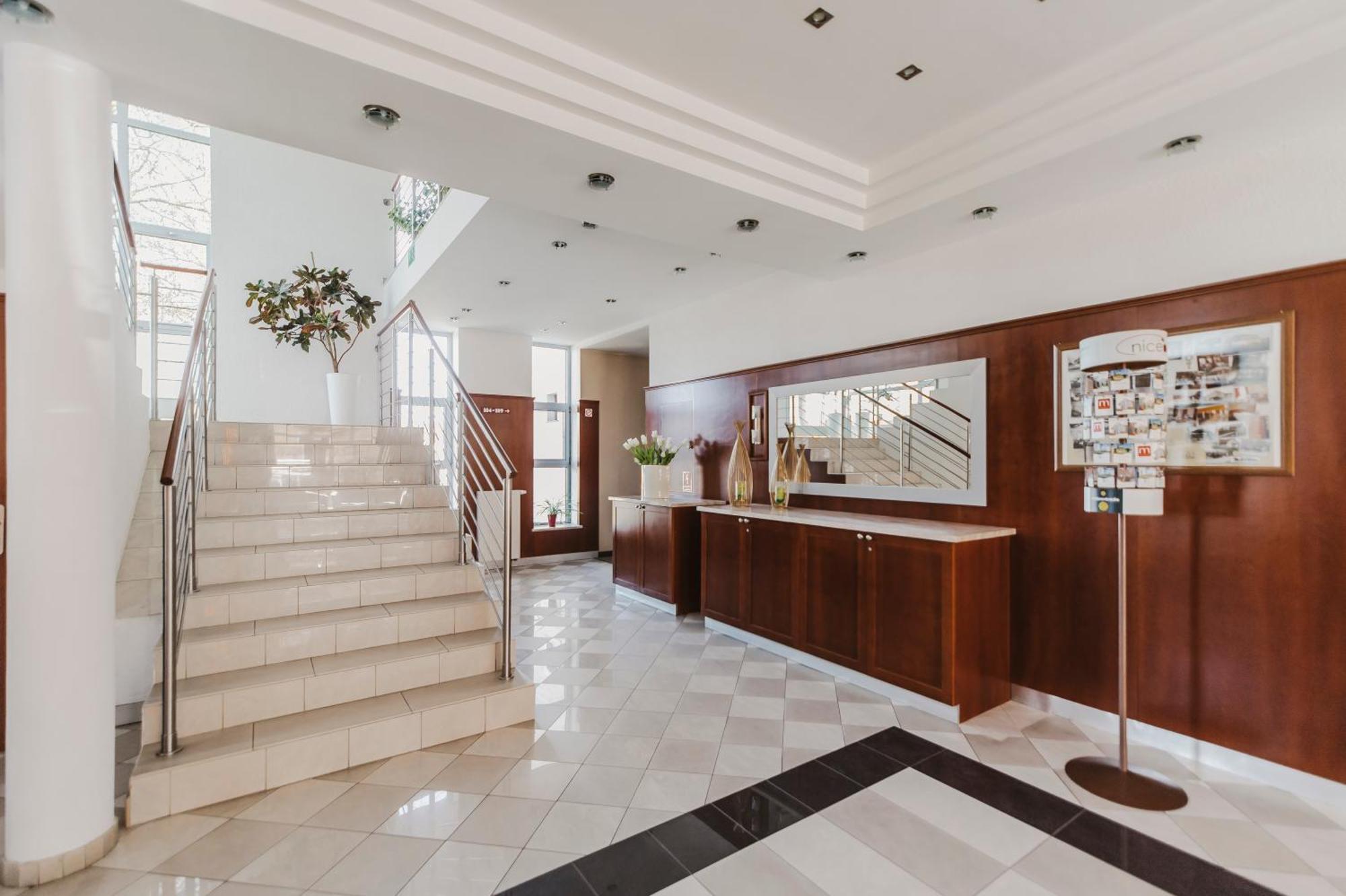 Hotel I Restauracja Borowianka Остров Велкополски Екстериор снимка