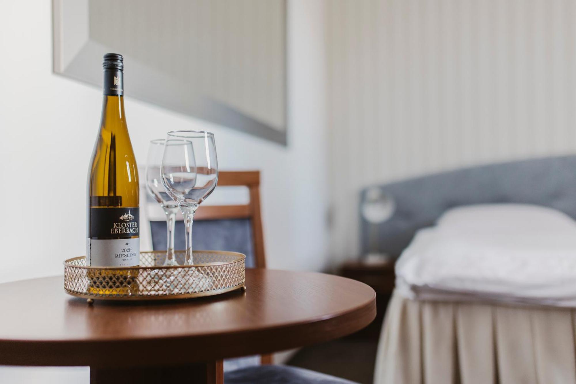 Hotel I Restauracja Borowianka Остров Велкополски Екстериор снимка