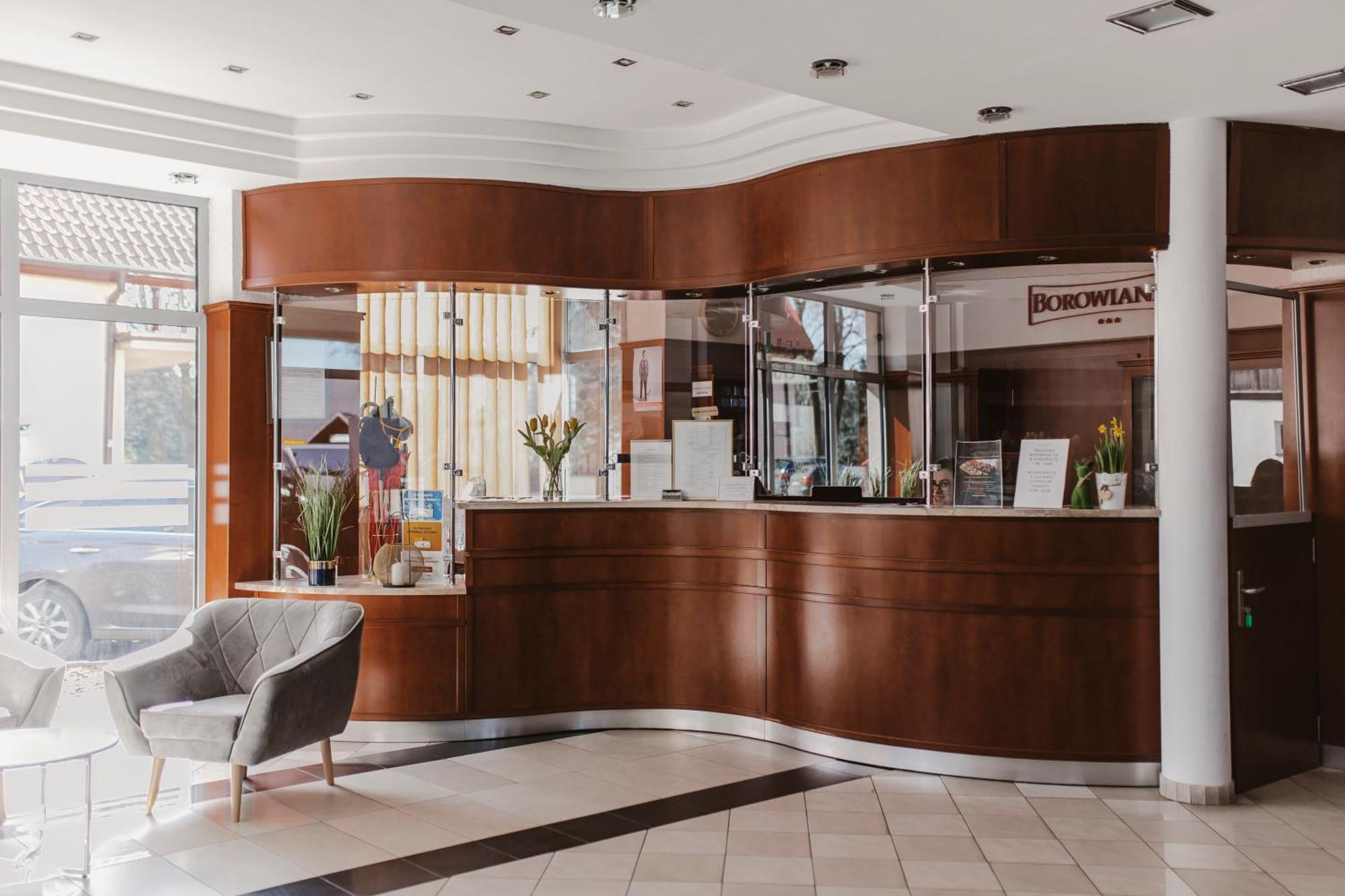 Hotel I Restauracja Borowianka Остров Велкополски Екстериор снимка