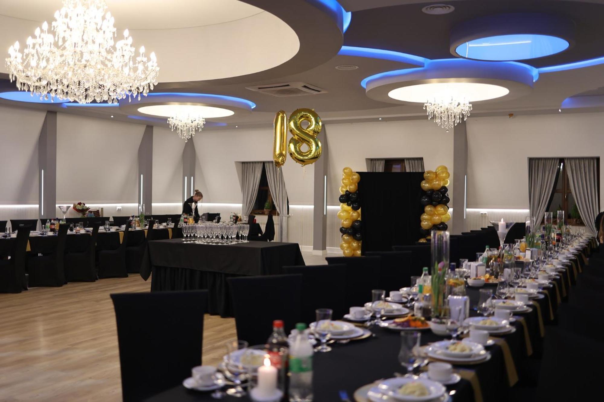 Hotel I Restauracja Borowianka Остров Велкополски Екстериор снимка