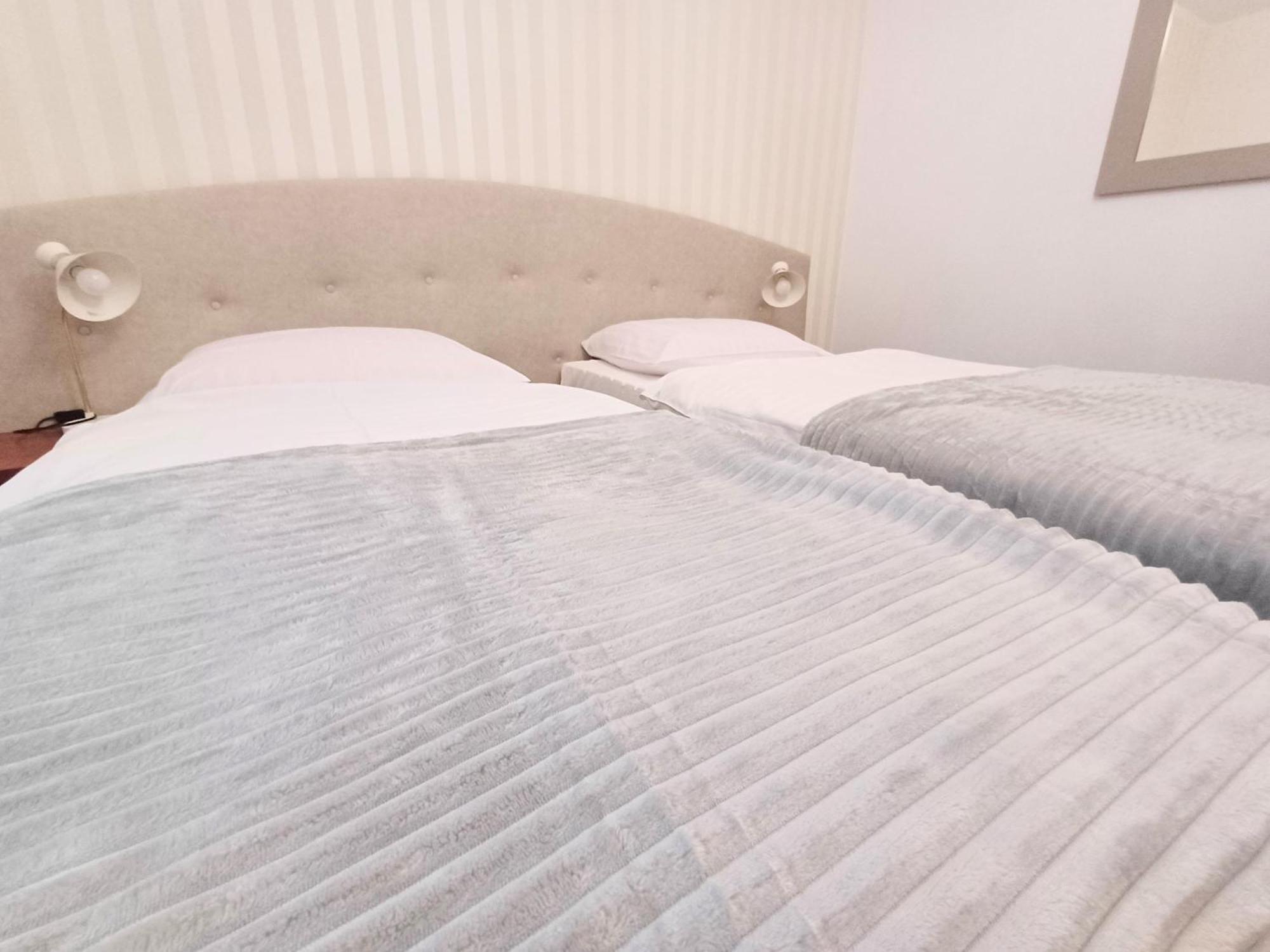 Hotel I Restauracja Borowianka Остров Велкополски Екстериор снимка