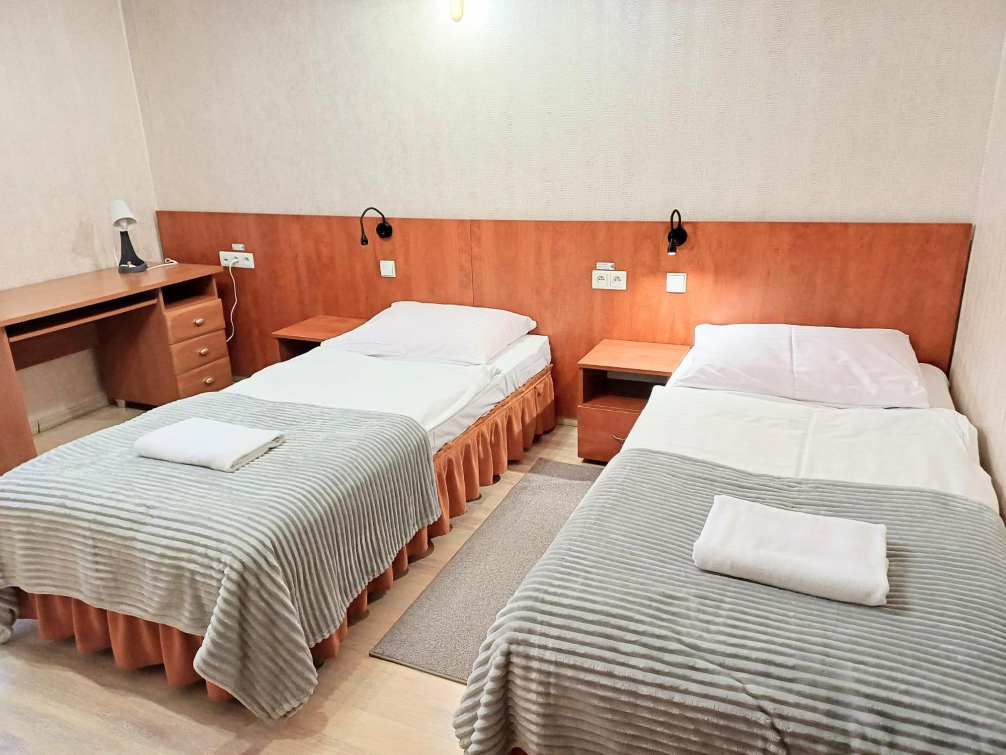 Hotel I Restauracja Borowianka Остров Велкополски Екстериор снимка
