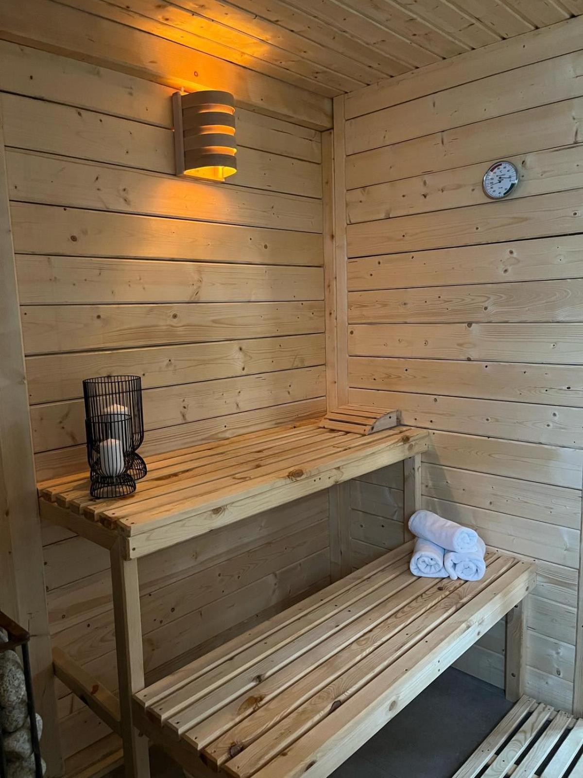 Hotel I Restauracja Borowianka Остров Велкополски Екстериор снимка